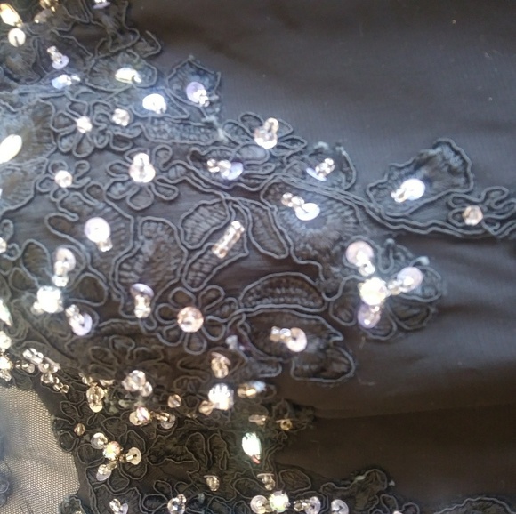 Black Prom/Formal Dress - Picture 2 of 4